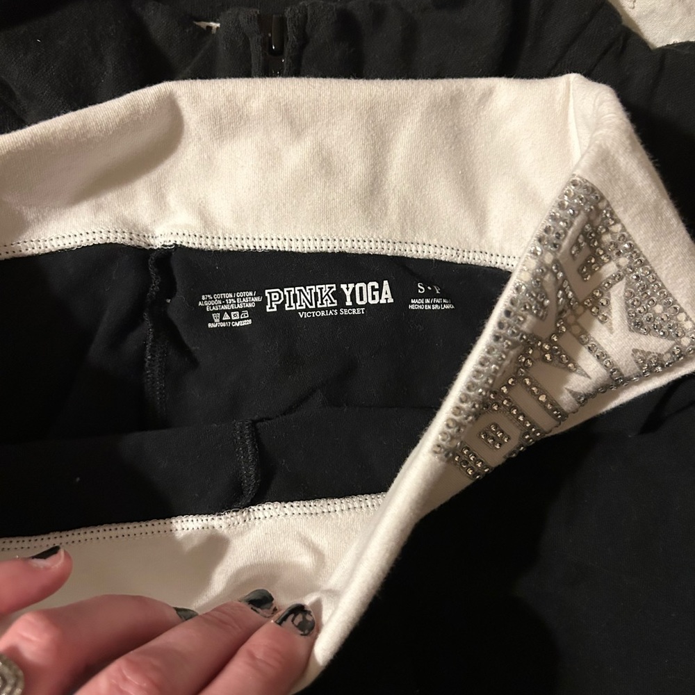 VS PINK CAPRI